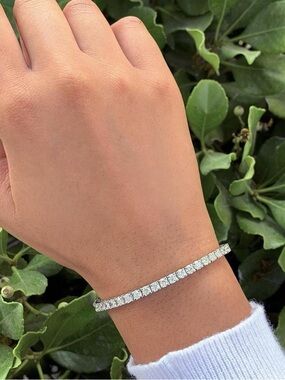 Amazon Essentials Silver Sparkling Tennis Bracelet